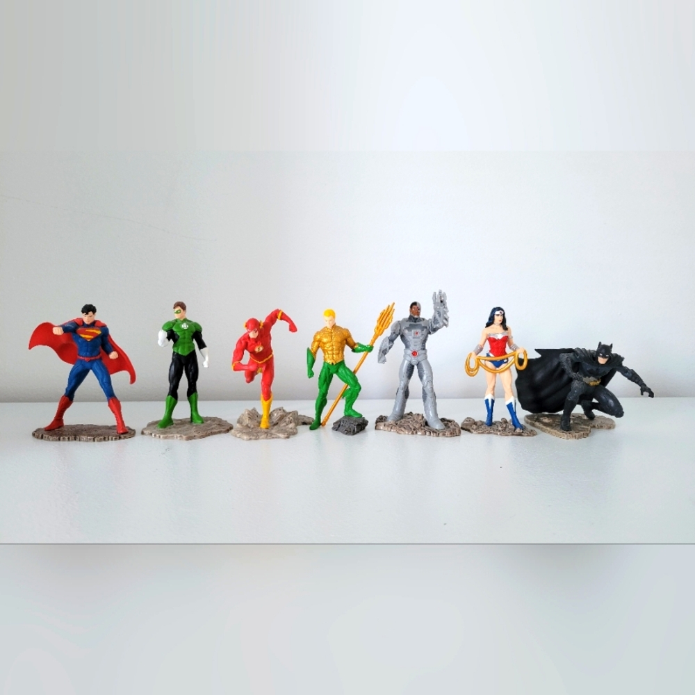 TM DC Comics Superhero Action Figure Collection